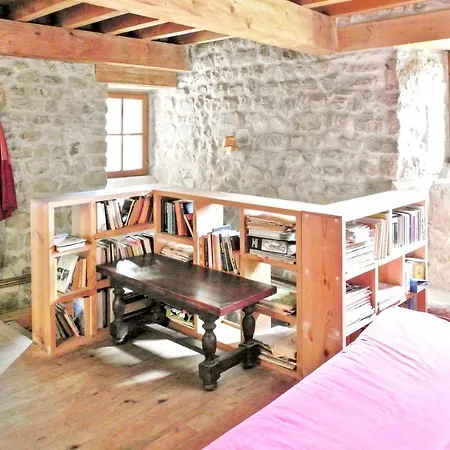 Holiday home Maison Charmante A Avec Jardin Et Cheminee *